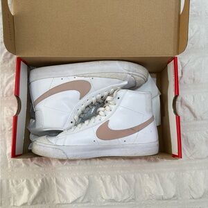 Nike White and Light Pink High-Tops
